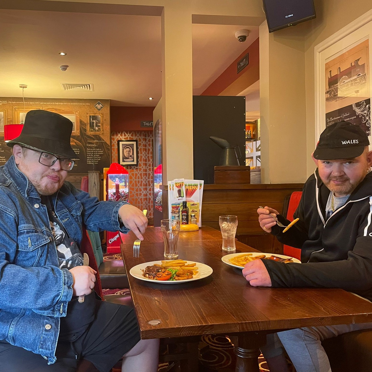 two people at a pub meal
